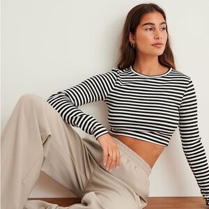 Cropped Long Sleeved Striped Black and White Top